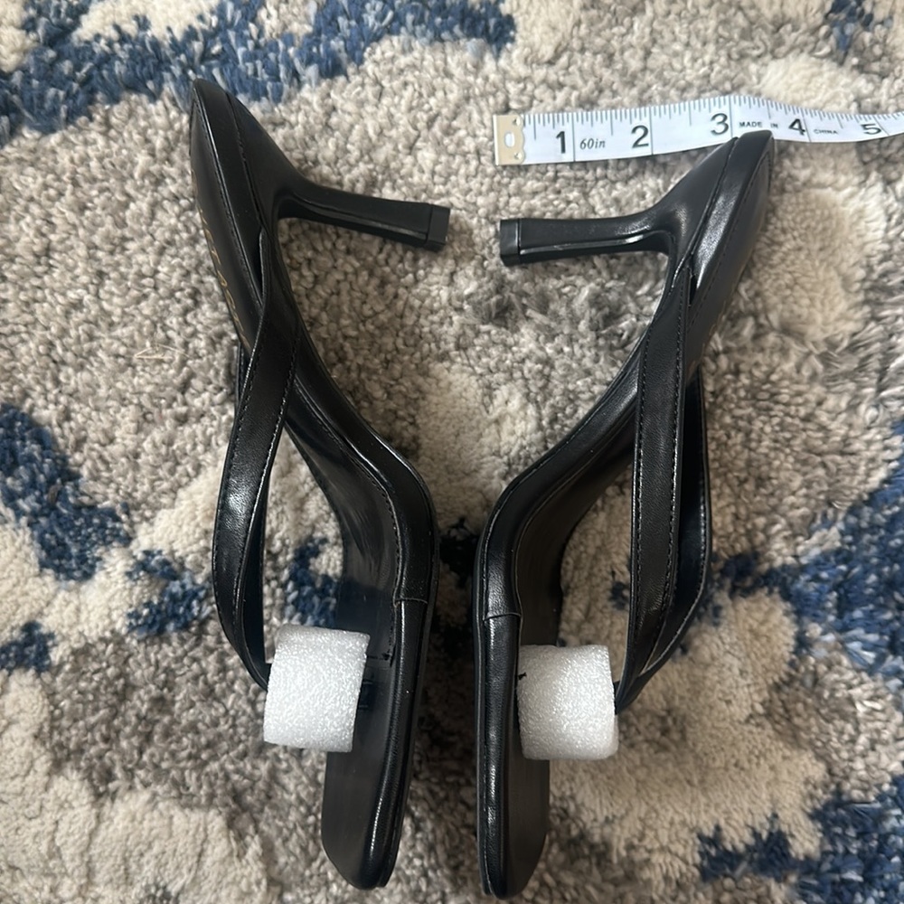 Vetaste Black Sandal Thongs Size 6.5 - Picture 2 of 3